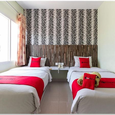 Reddoorz Plus @ Hertasning Area Makassar Eksteriør bilde